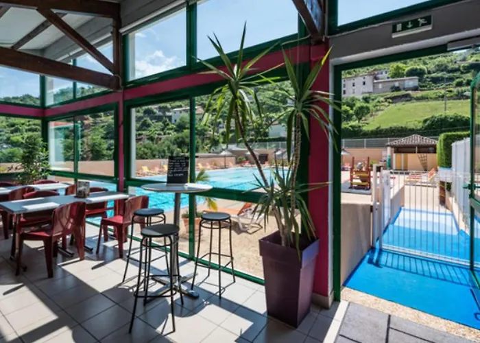 Kemping Mobil Avec Terrasse - 3 Chambres, 6 Personnes - Api-1-52-896 Saint-Rome-de-Tarn