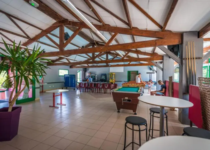 Mobil Avec Terrasse - 3 Chambres, 6 Personnes - Api-1-52-896 Saint-Rome-de-Tarn