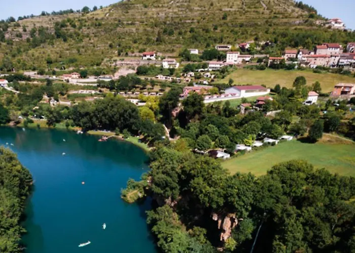 Mobil Avec Terrasse - 3 Chambres, 6 Personnes - Api-1-52-896 Kemping Saint-Rome-de-Tarn